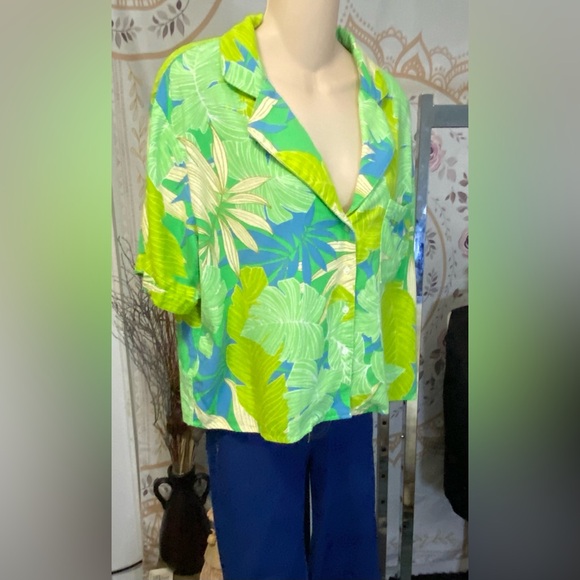 EUC LULU’S South Beach Sweetie Green Tropical Print Linen Button-Up Top Size L - Picture 1 of 8